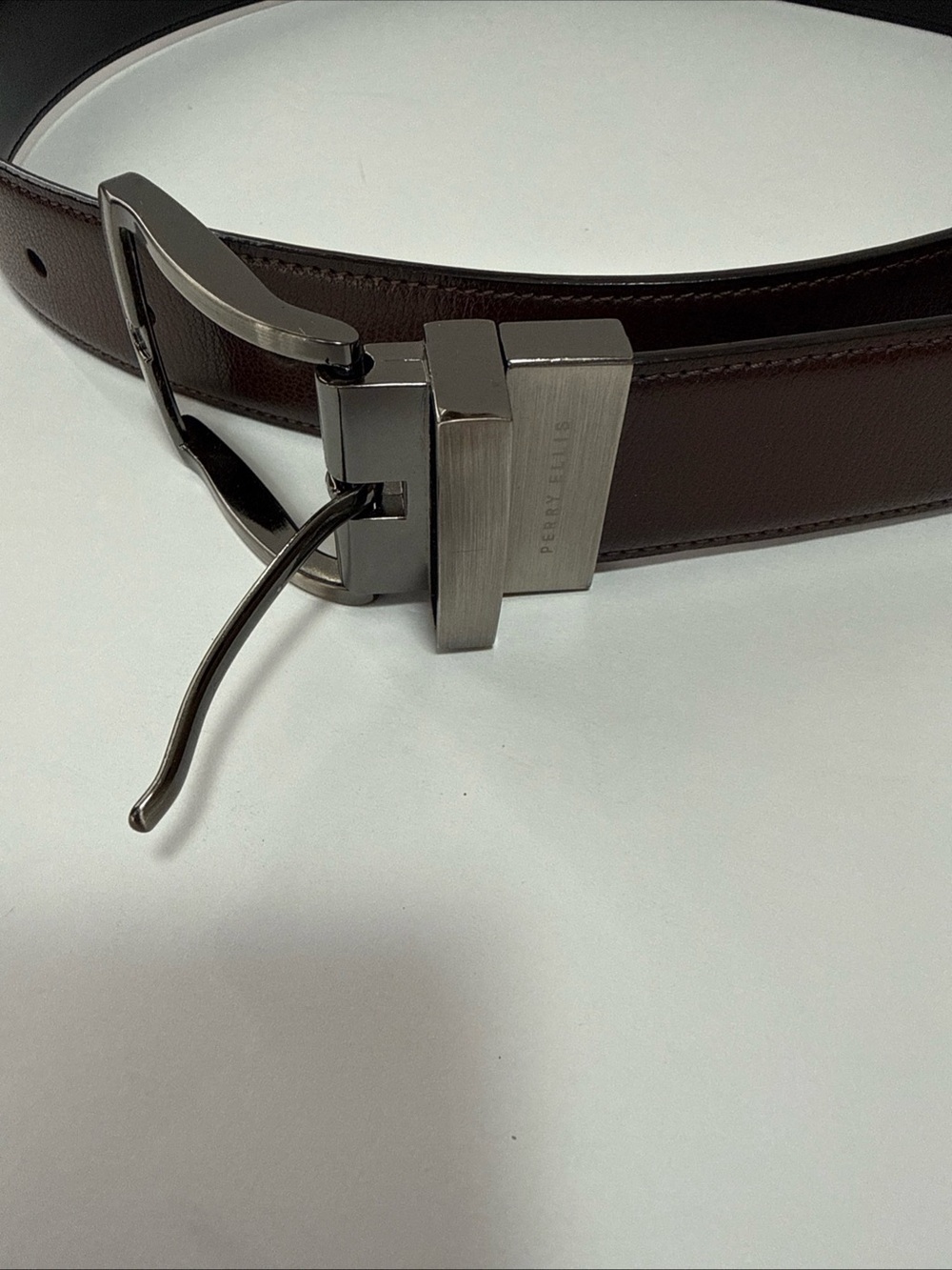 Men's Perry Ellis Leather reversible Belt 32 Brushed Metal Buckle black/brown